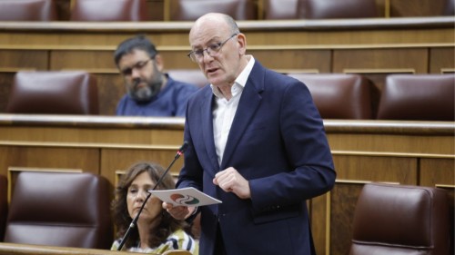 Euskal Taldeak Osasun ministro andreari deitoratu dio Esparru-Estatutua kontsentsurik gabe onetsi izana: 